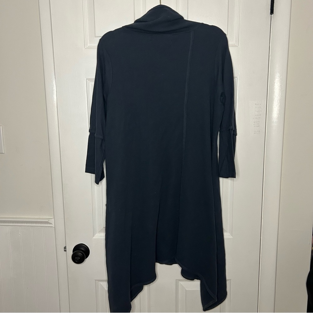 Blue Fish Cowl Neck Thermal Pocket Asymmetric Tunic - Picture 8 of 12
